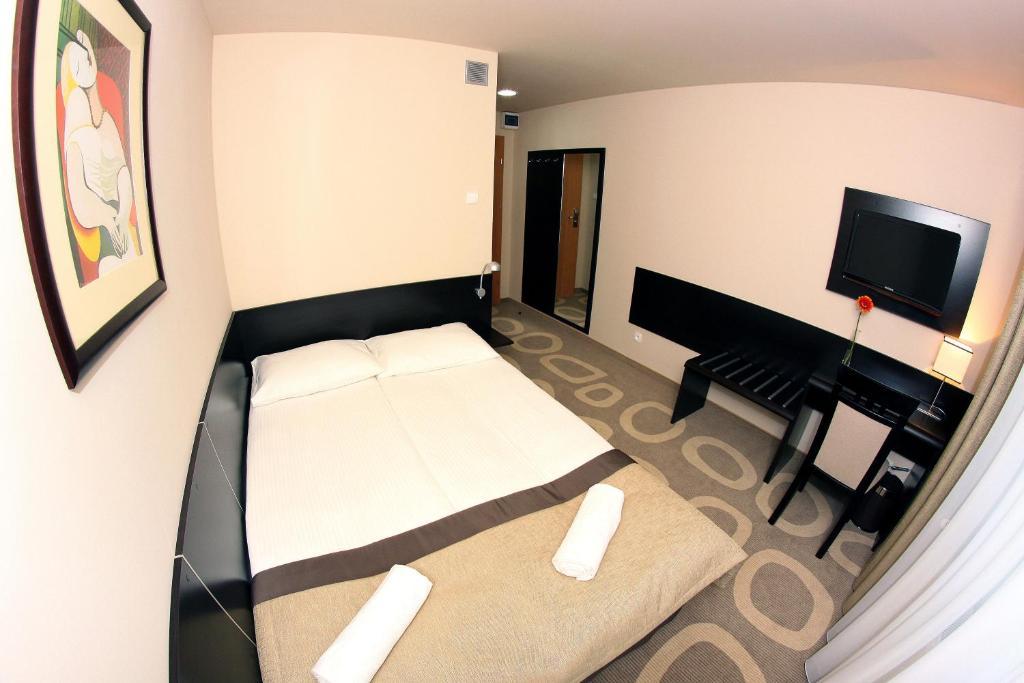 Hotel Picaro Stok Lagow  Bilik gambar