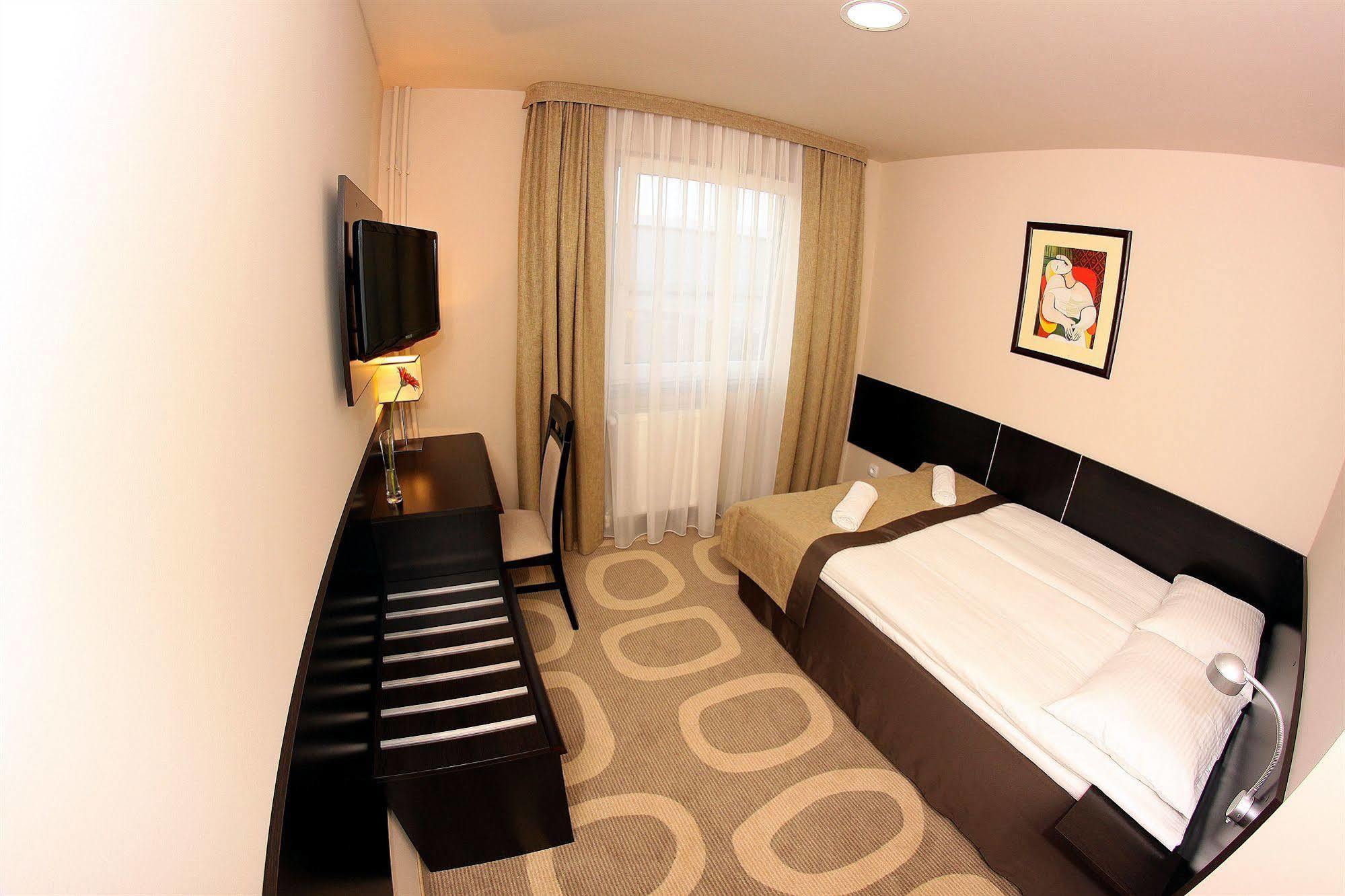 Hotel Picaro Stok Lagow  Luaran gambar